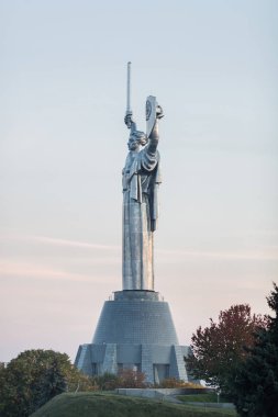 Kiev şehrindeki Anavatan Anıtı