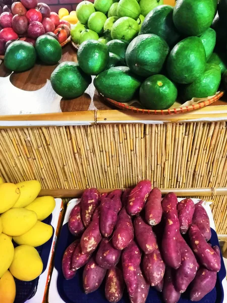 Ingredienser volym Yam kryddig soppa traditionell asiatisk soppa — Stockfoto