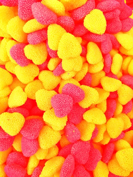 Gummy Pink Sugar Candies en forme de coeur. Fond ou texture Vue du dessus Gelée Bonbons rouges . — Photo
