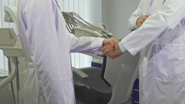 Two dentists meet at the office — Stock Photo, Image