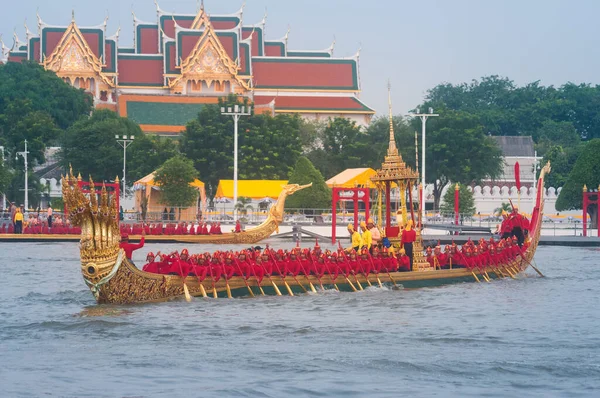 Bangkok, thailand - 10. oktober 2019: königliche barge anantanakkhara — Stockfoto