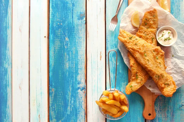 Tradicional Inglês Peixe Batatas Fritas — Fotografia de Stock