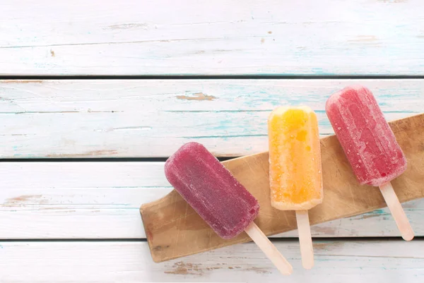 Varios Helados Con Sabor Sobre Fondo Madera — Foto de Stock