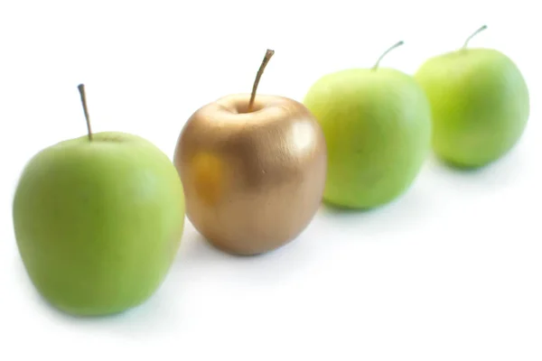 Guld Apple Sticka Rad Grön — Stockfoto