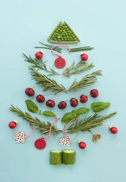 Christmas Tree Made Food Ingredients Decorations Including Baubles — Stock Photo, Image