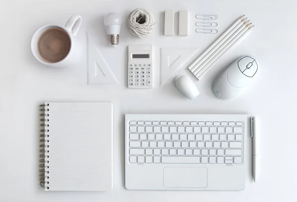 Terug naar werk en school briefpapier supples — Stockfoto