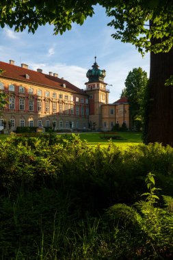 Lantsut Şatosu güneşli bir yaz günü