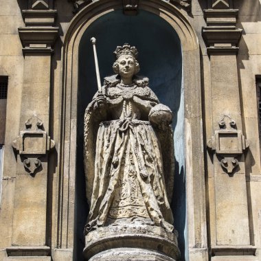 Kraliçe Elizabeth in heykeliyle ben, Fleet Sokağı'nda şehir Londra, Uk üzerinde bulunmaktadır. Onun ömrü boyunca heykel ne kadar tek bilinen heykel.