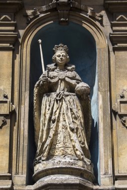 Kraliçe Elizabeth in heykeliyle ben, Fleet Sokağı'nda şehir Londra, Uk üzerinde bulunmaktadır. Onun ömrü boyunca heykel ne kadar tek bilinen heykel.