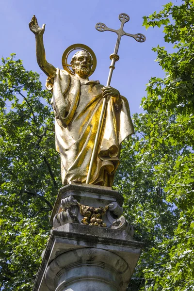 Eine Goldene Statue Des Heiligen Paul Auf Dem Pauls Kreuz — Stockfoto