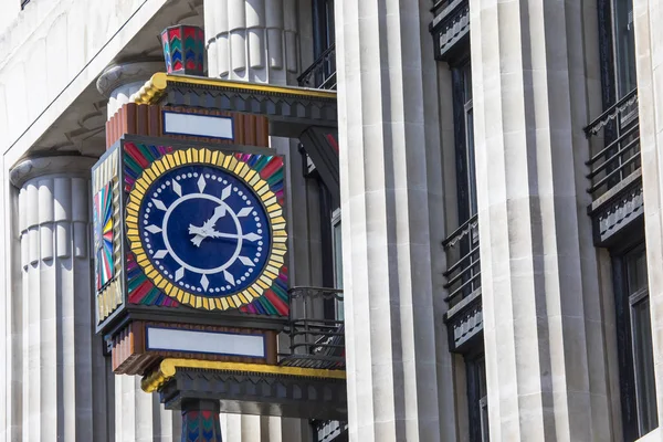 Londres Reino Unido Junio 2018 Primer Plano Del Reloj Estilo —  Fotos de Stock