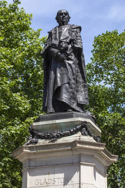 Eski Ngiliz Başbakanı William Heykeli Gladstone Strand Merkezi Londra Ngiltere — Stok fotoğraf