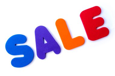 Kelime Satılık düz beyaz arka plan üzerinde.