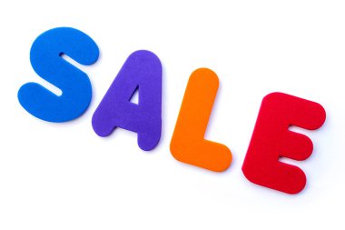 Kelime Satılık düz beyaz arka plan üzerinde.