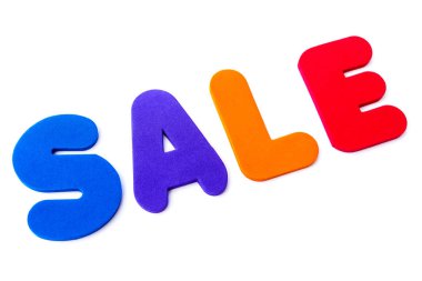 Kelime Satılık düz beyaz arka plan üzerinde.