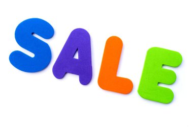 Kelime Satılık düz beyaz arka plan üzerinde.