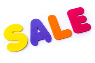 Kelime Satılık düz beyaz arka plan üzerinde.