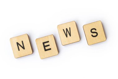 Ahşap aydın taşlarla haber spelt kelime.