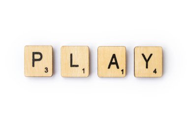 Londra, İngiltere - 28 Haziran 2018: Kelime oyunu ahşap Scrabble harf taşlarla, 28 Haziran 2018 üzerinde spelt.