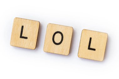 Lol - Out Loud, gülmek kısaltma ahşap mektup taşlarla yazıldığını.