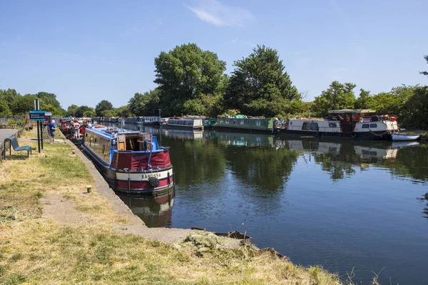 London Storbritannien Juli 3Rd 2018 Husbåtar Förtöjd Floden Lea Stonebridge — Stockfoto