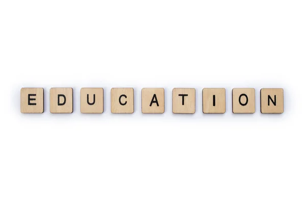 Palavra Educação Soletrado Com Azulejos Carta Madeira — Fotografia de Stock