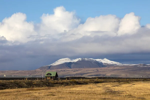 Ein Malerischer Blick Auf Einen Schneebedeckten Berg Südlichen Island — Stockfoto