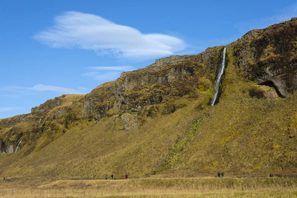 Ein Kleiner Wasserfall Der Sich Neben Dem Wasserfall Seljalandsfoss Südisland — Stockfoto