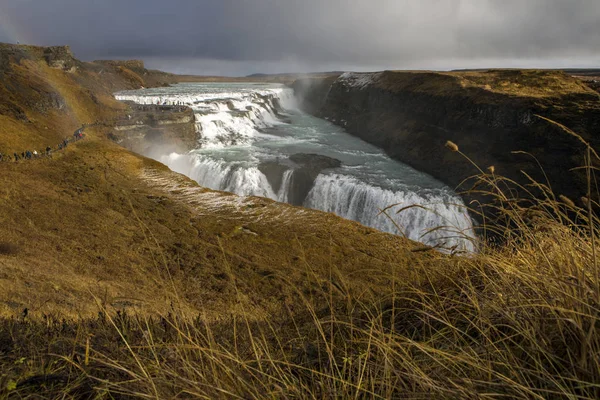 Blick Auf Den Herrlichen Gullfoss Wasserfall Der Sich Der Schlucht — Stockfoto