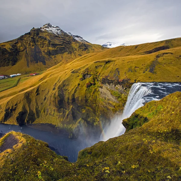 Widok Zapierający Dech Piersiach Wodospad Skogafoss Południowej Islandii — Zdjęcie stockowe