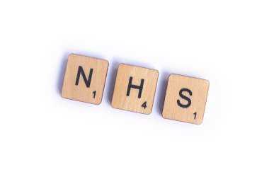 Londra, İngiltere - 7 Temmuz 2018: Kısaltma Nhs - Ulusal Sağlık Servisi - ahşap mektup Scrabble taşlarla, 7 Temmuz 2018 üzerinde spelt.