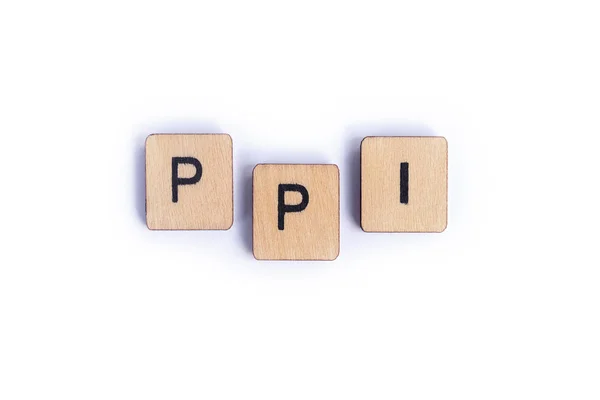 Ppi 付款保障保险 拼写与木制字母瓷砖 — 图库照片