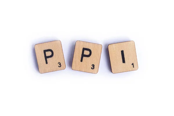 2018年7月7日 Ppi 支付保障保险 拼写与木字母拼字游戏瓷砖 2018年7月7日 — 图库照片