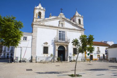 Lagos, Portekiz - 12 Temmuz 2018: Dış Igreja de Santa Maria veya kilise Santa Maria, tarihi eski şehir, Lagos Portekiz, üzerinde 13 Temmuz 2018.