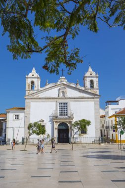 Lagos, Portekiz - 12 Temmuz 2018: Dış Igreja de Santa Maria veya kilise Santa Maria, tarihi eski şehir, Lagos Portekiz, üzerinde 13 Temmuz 2018.