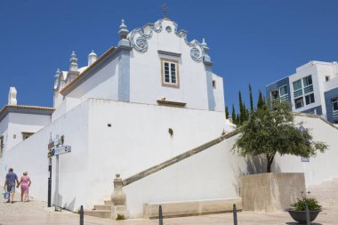Tarihi Igreja de Sant görünümünü Ana Albufeira, Portekiz.