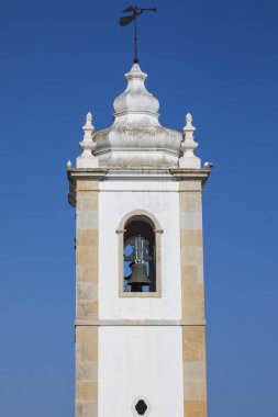 Çan Kulesi, Igreja de Matriz Albufeira Portekiz tarihi Eski Şehir alanında.