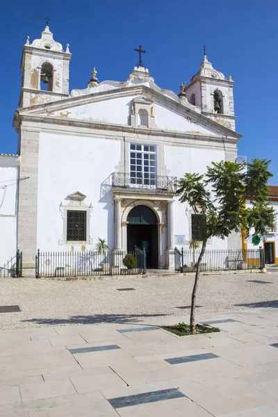 Lagos, Portekiz - 12 Temmuz 2018: Dış Igreja de Santa Maria veya kilise Santa Maria, tarihi eski şehir, Lagos Portekiz, üzerinde 13 Temmuz 2018.