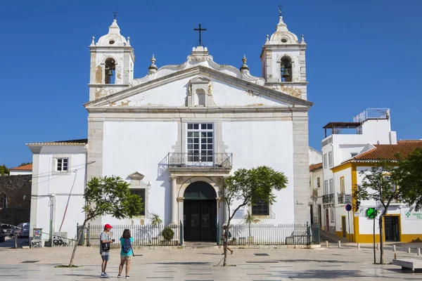 Lagos, Portekiz - 12 Temmuz 2018: Dış Igreja de Santa Maria veya kilise Santa Maria, tarihi eski şehir, Lagos Portekiz, üzerinde 13 Temmuz 2018.