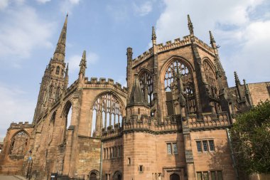 St Michaels - Luftwaffe tarafından İkinci Dünya Savaşı'nda yıkılan Coventry Katedrali binalar parçası tarihi harabe bir görünümünü.