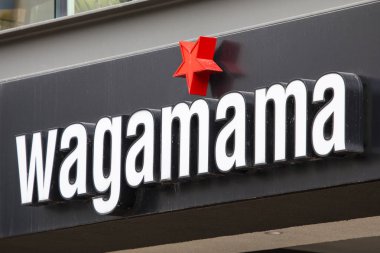 Coventry, İngiltere - 26 Temmuz 2018: Coventry şehir merkezinde, İngiltere'de, üzerinde 26 Temmuz 2018 Wagamama Restoran girişinde yukarıda logosu.