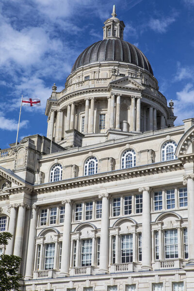 Вид на здание Порта Ливерпуля, расположенное на Pier Head в Ливерпуле, Великобритания
.