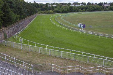 Chester Racecourse yılında Chester, İngiltere'de tarihi şehrin görünümünü. 
