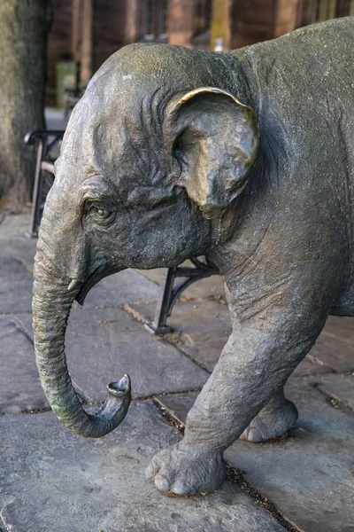 Chester Reino Unido Julho 2018 Uma Estátua Bronze Elefante Chamado — Fotografia de Stock