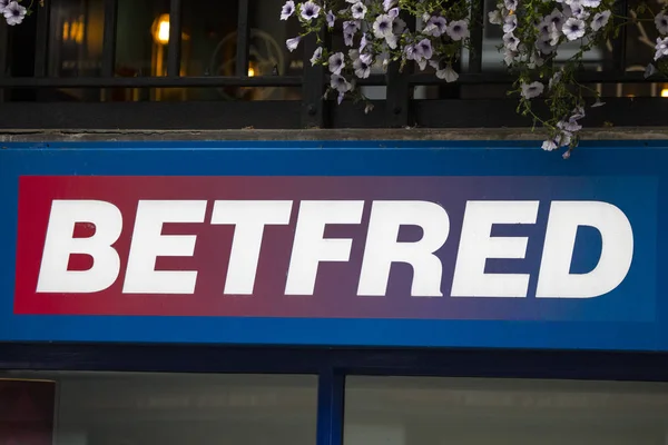 Честер Великобританія 2018 Липня Betfred Логотип Компанії Над Входом Одного — стокове фото