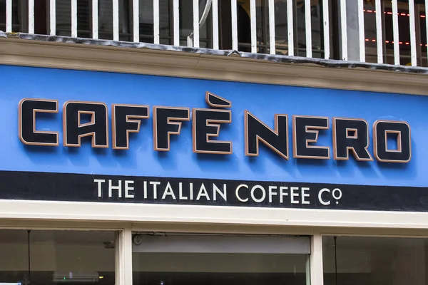 Chester Reino Unido Julho 2018 Logotipo Empresa Cafe Nero Acima — Fotografia de Stock