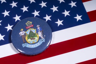 Londra, İngiltere - 15 Kasım 2018: Devlet Maine, Amerika Birleşik Devletleri bayrağı üzerinde resimde sembolü.