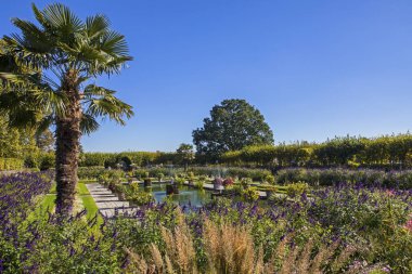 Londra, İngiltere - 27th Eylül 2018: Güzel Sunken Bahçesi Kensington Sarayı Kensington Gardens, Londra, İngiltere, bir görünüm. 