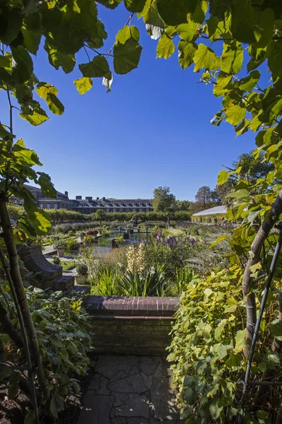 Λονδίνο Ηνωμένο Βασίλειο Σεπτεμβρίου 2018 Θέα Στον Όμορφο Κήπο Sunken — Φωτογραφία Αρχείου