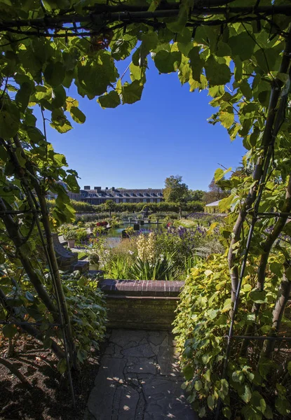 Londres Reino Unido Setembro 2018 Uma Vista Belo Jardim Afundado — Fotografia de Stock